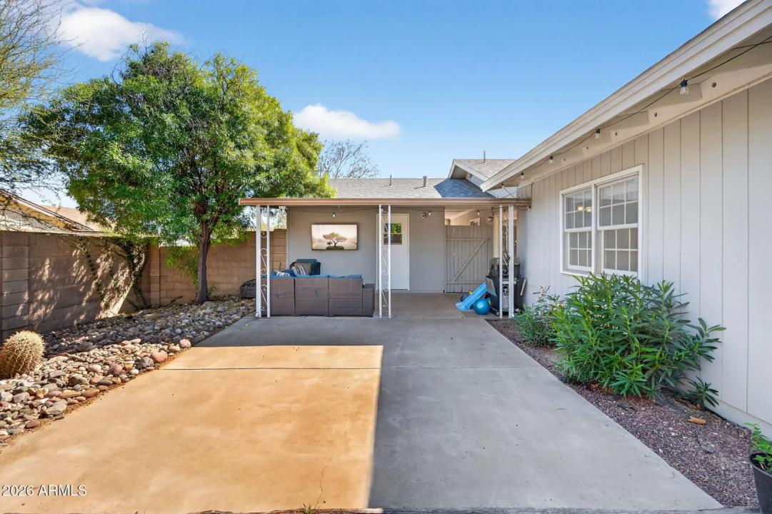 Real Estate Picture 19