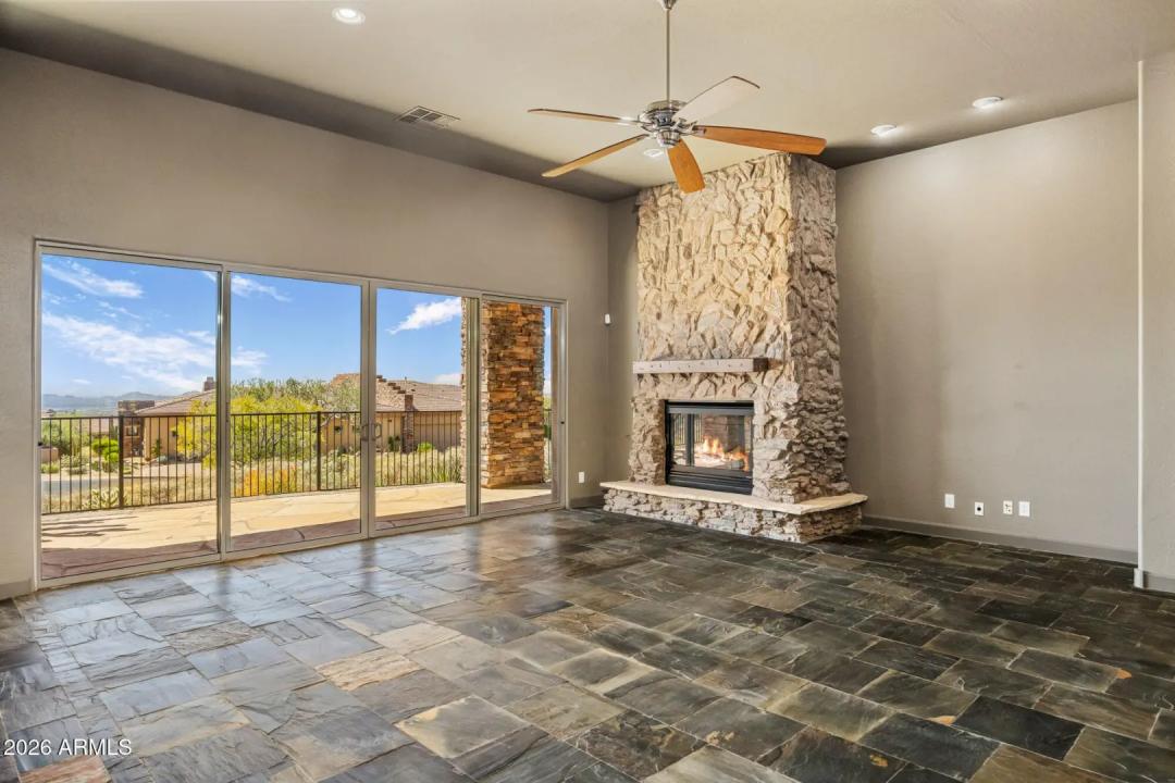 Real Estate Picture 9