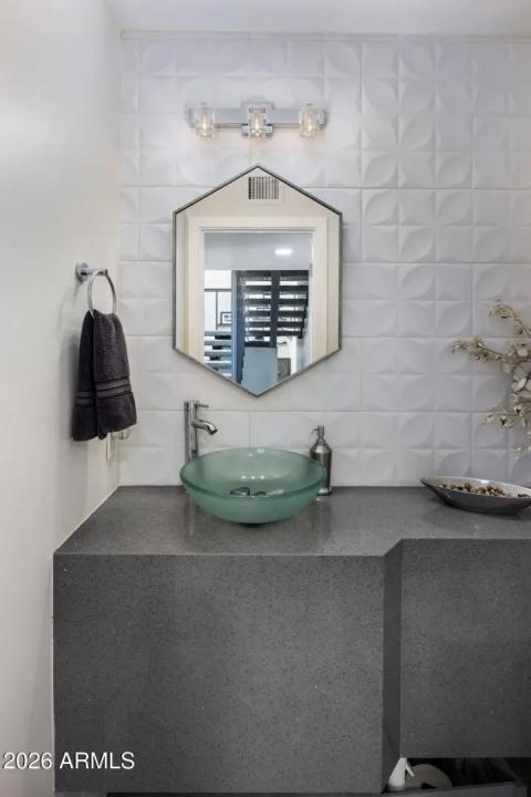 Real Estate Picture 22