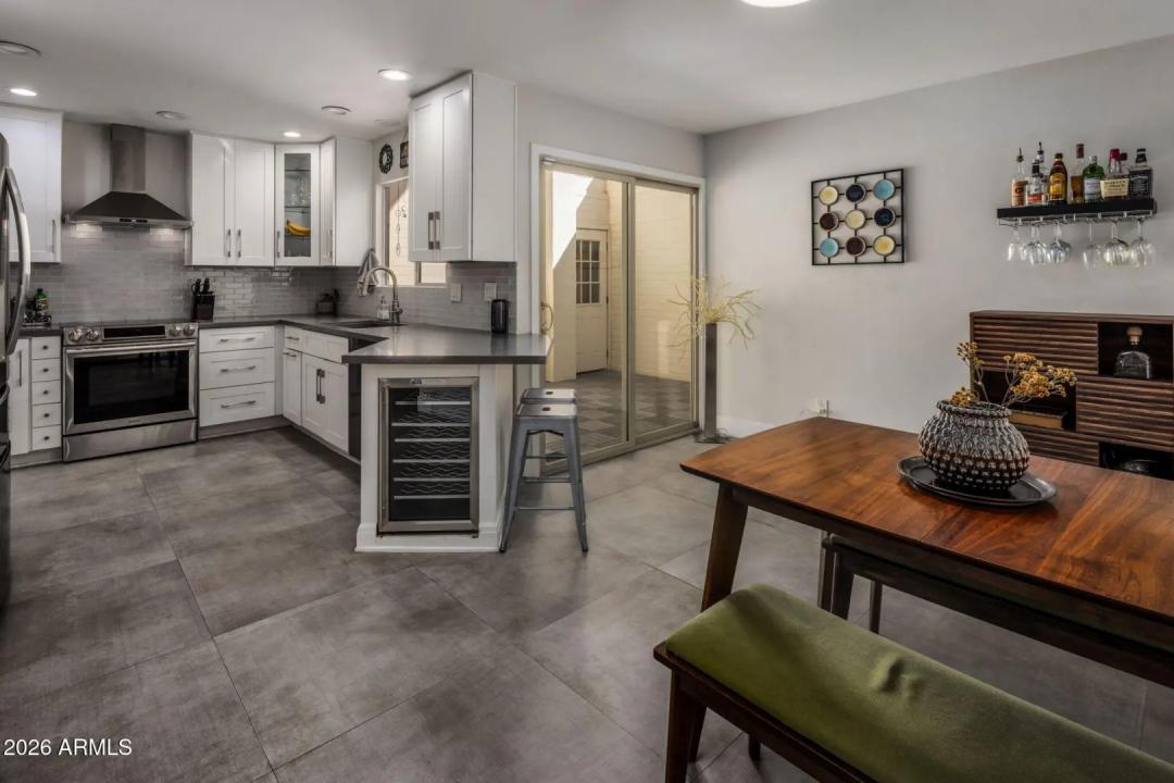 Real Estate Picture 17