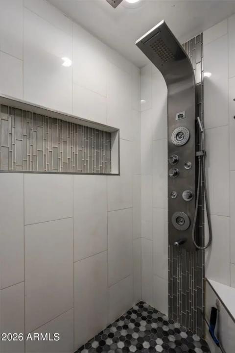 Real Estate Picture 7