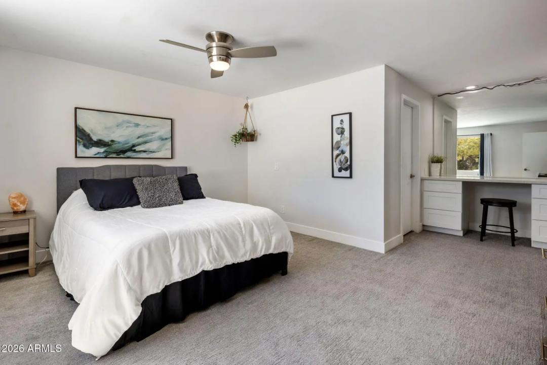 Real Estate Picture 18