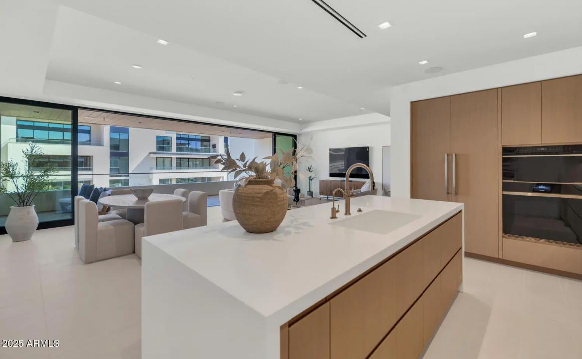 Real Estate Picture 8