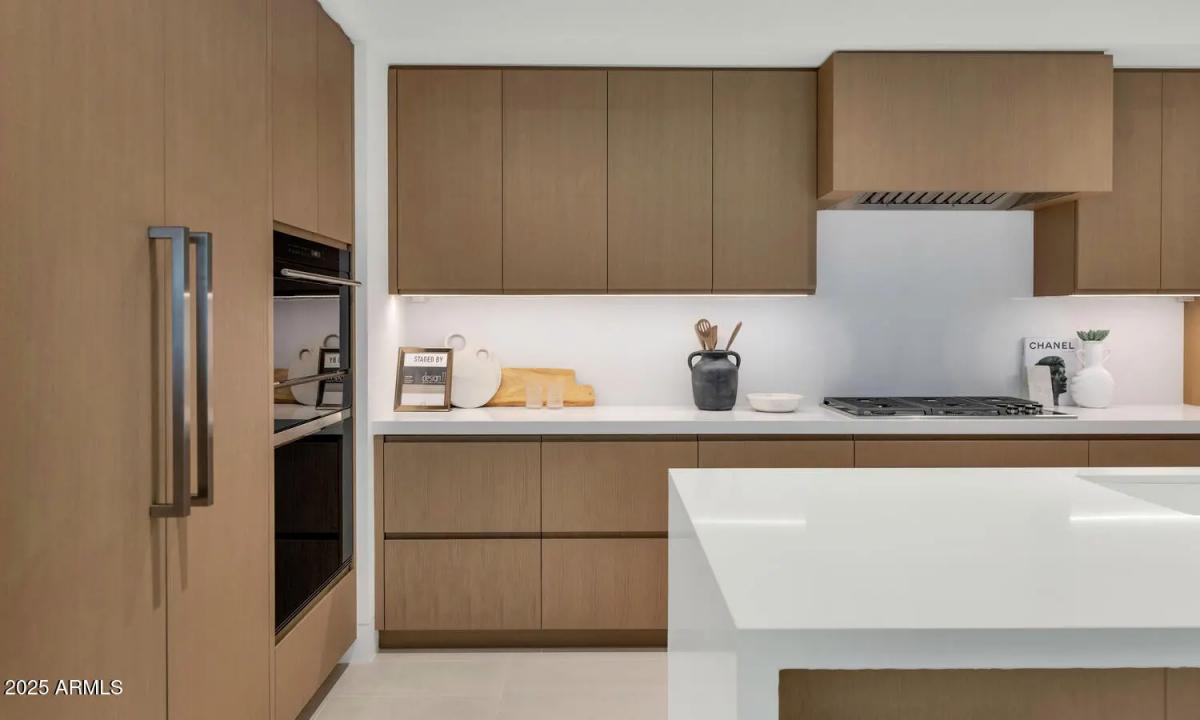 Real Estate Picture 11