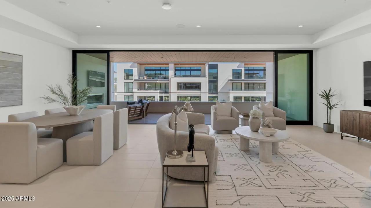 Real Estate Picture 14