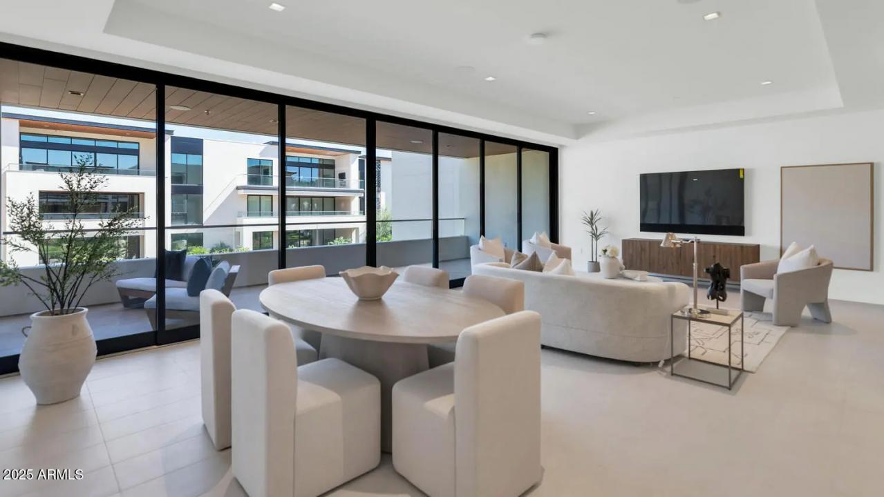 Real Estate Picture 16