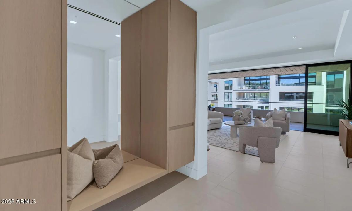 Real Estate Picture 17