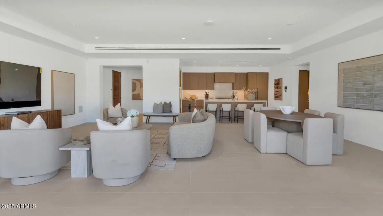 Real Estate Picture 18