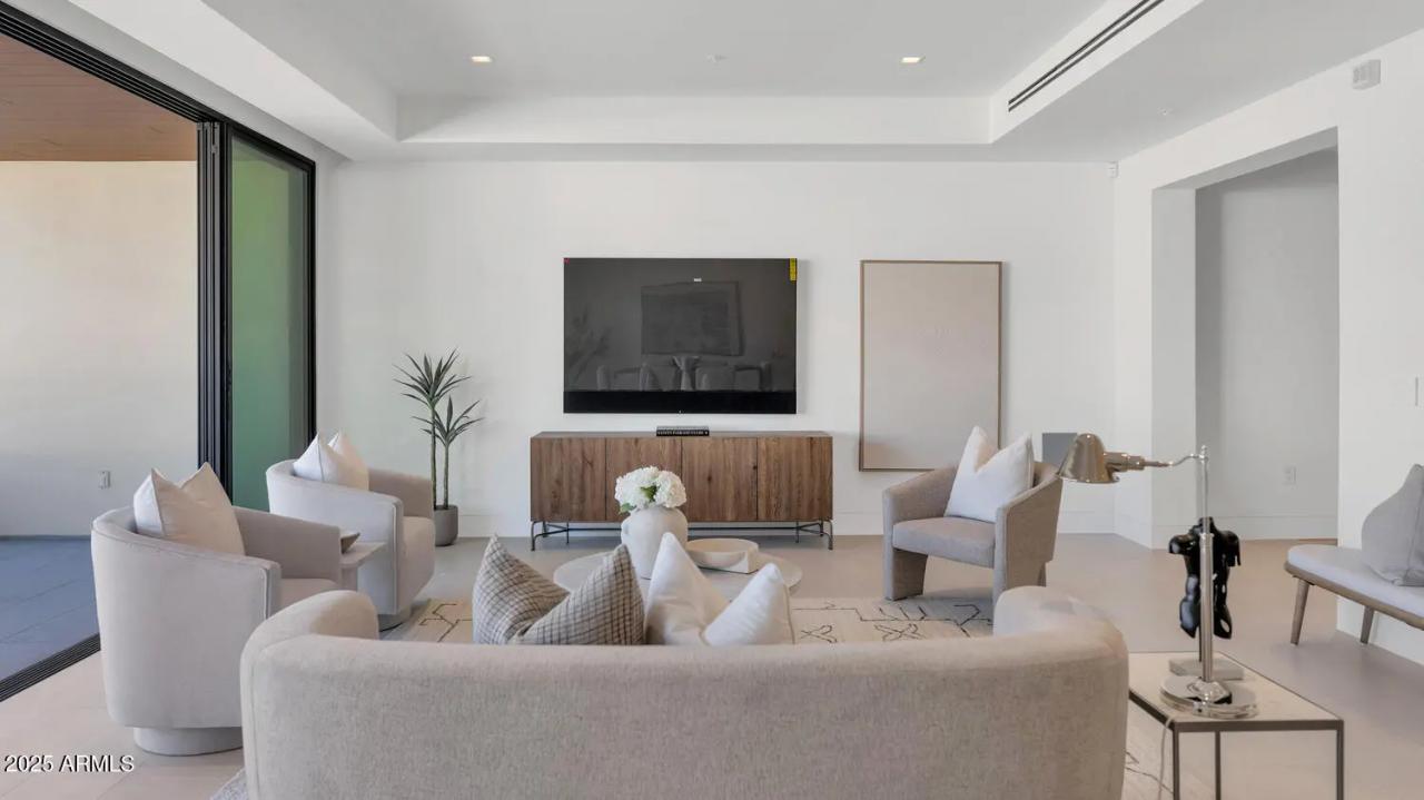 Real Estate Picture 22