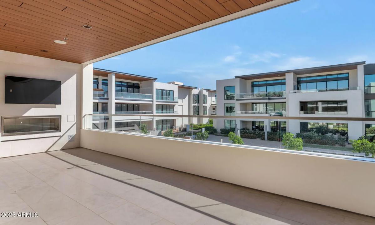 Real Estate Picture 25