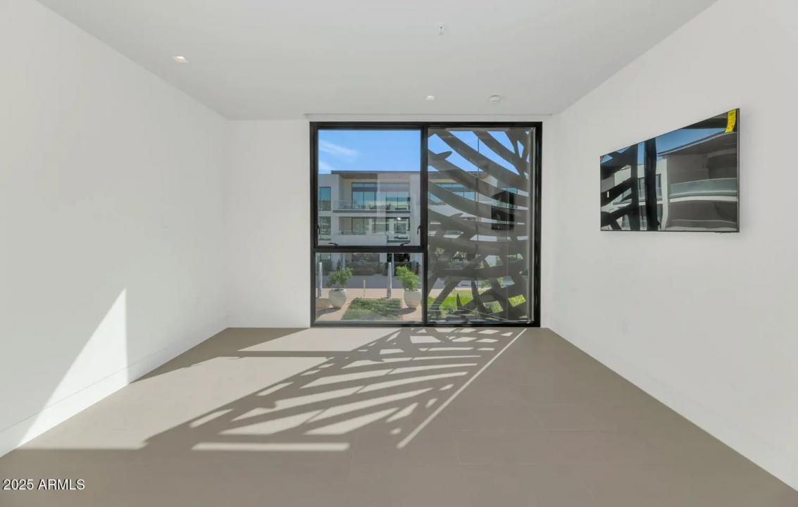 Real Estate Picture 33