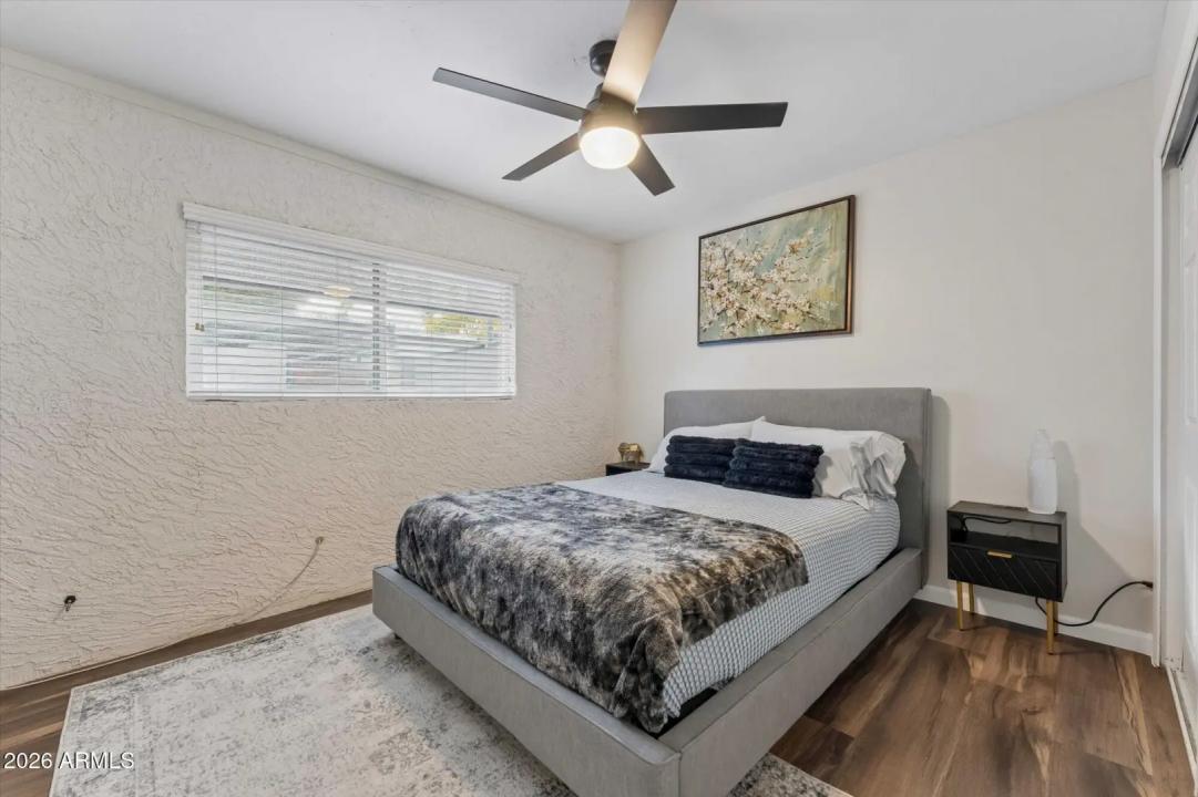 Real Estate Picture 6