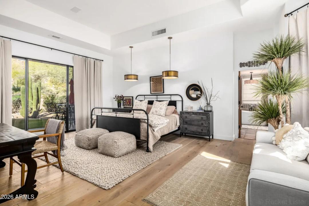 Real Estate Picture 15