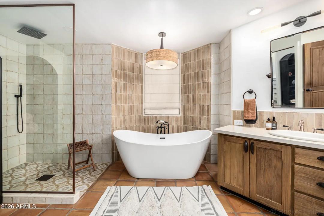 Real Estate Picture 17