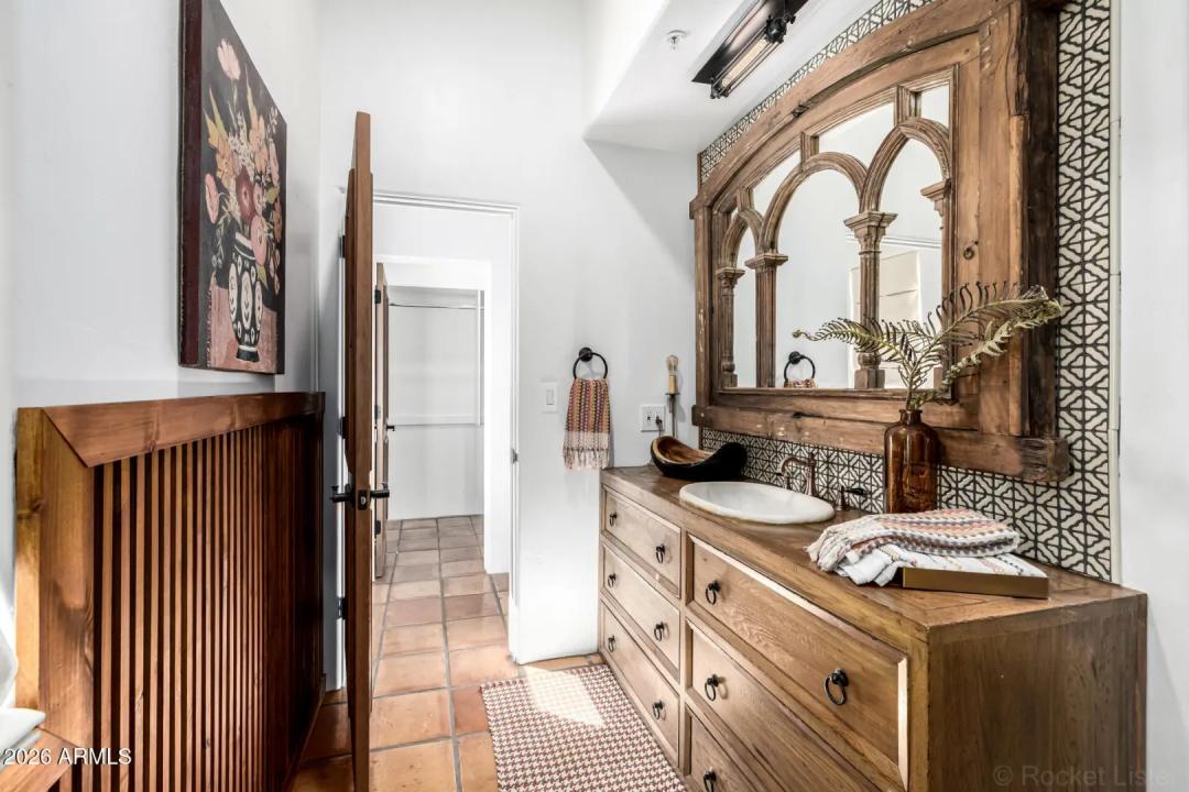 Real Estate Picture 23