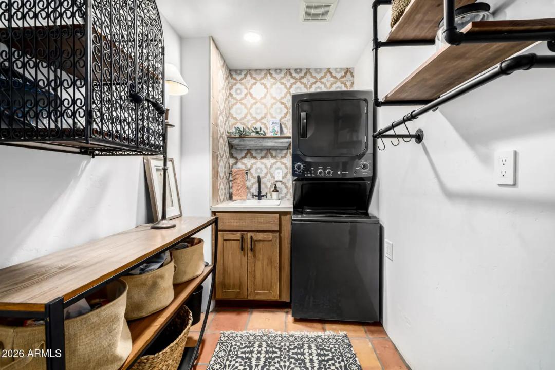 Real Estate Picture 25