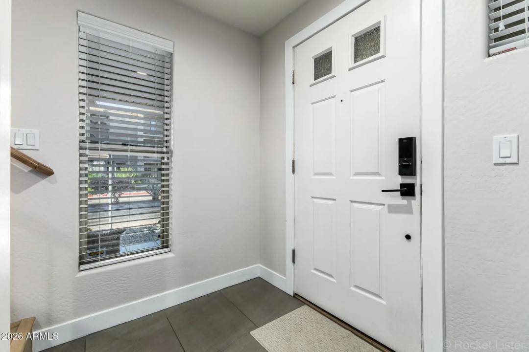 Real Estate Picture 7