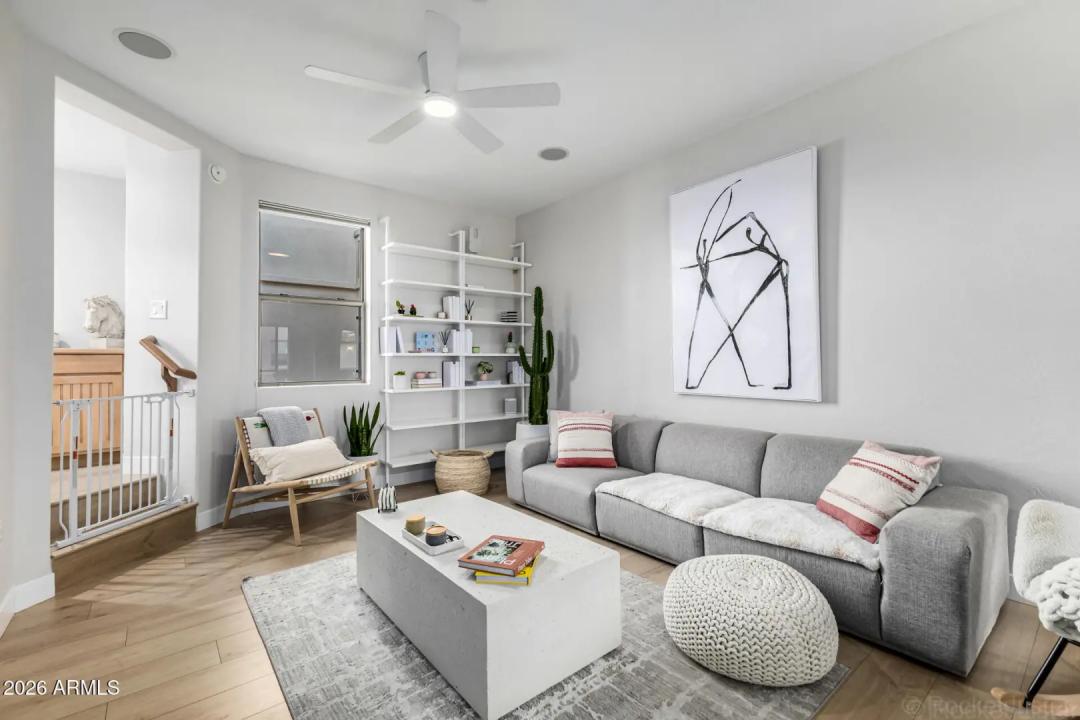 Real Estate Picture 10