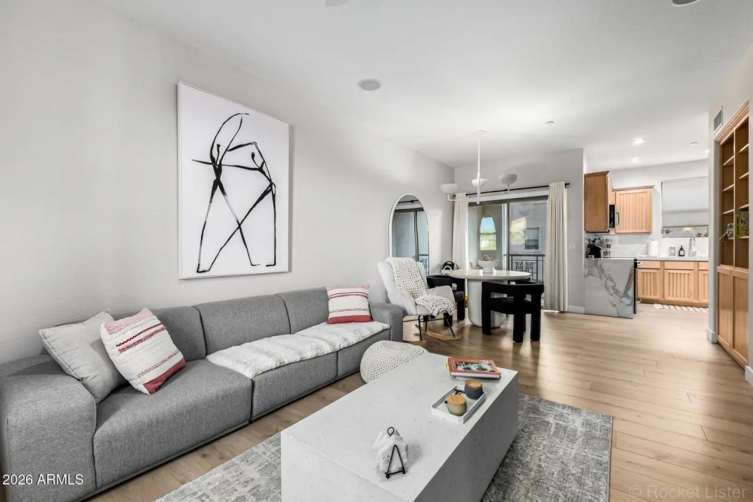 Real Estate Picture 13