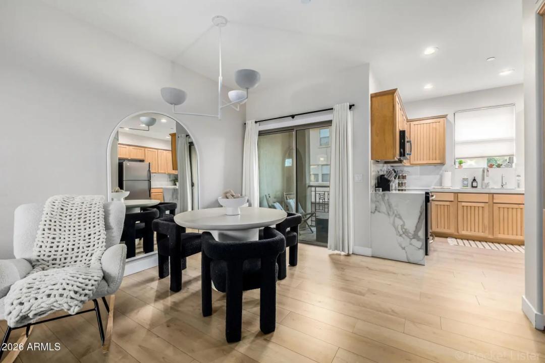 Real Estate Picture 14