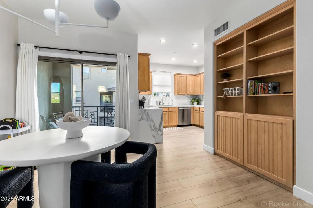 Real Estate Picture 15