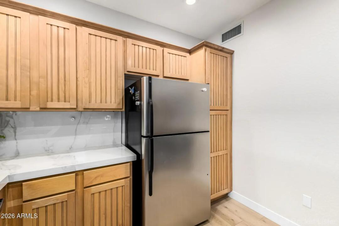 Real Estate Picture 19