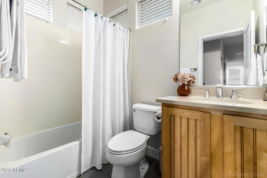 Real Estate Picture 28