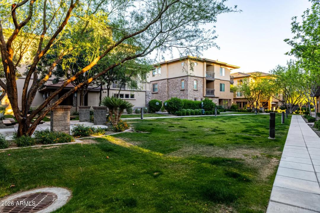 Real Estate Picture 3