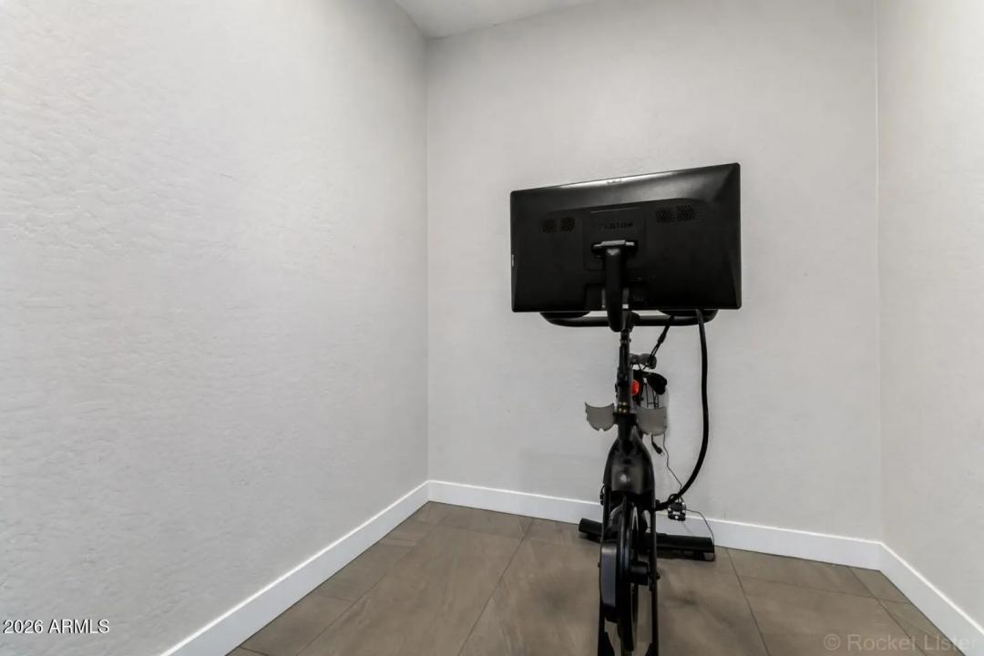 Real Estate Picture 8