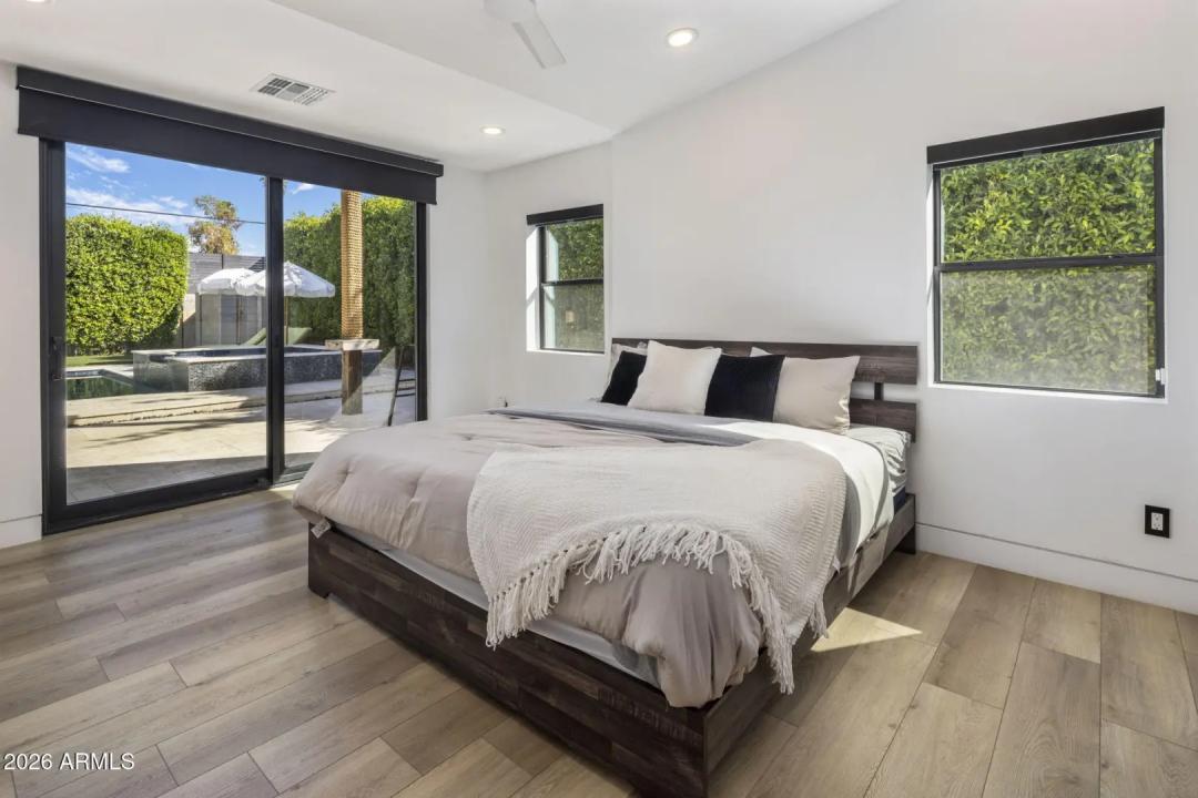 Real Estate Picture 20