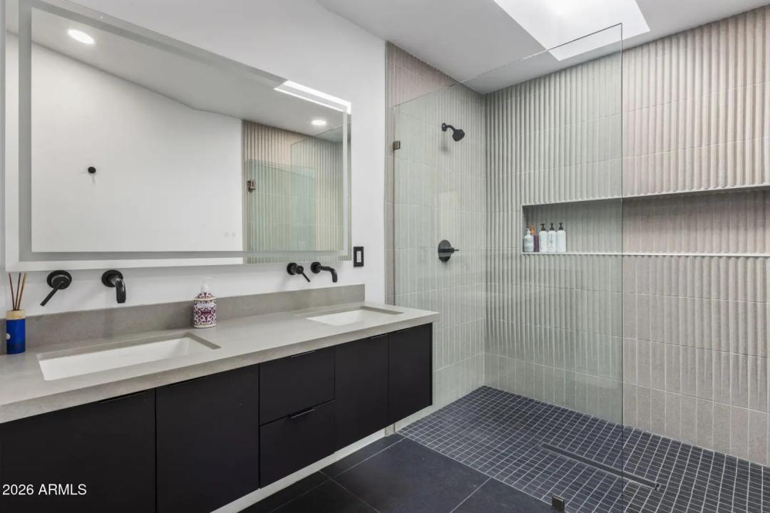 Real Estate Picture 27