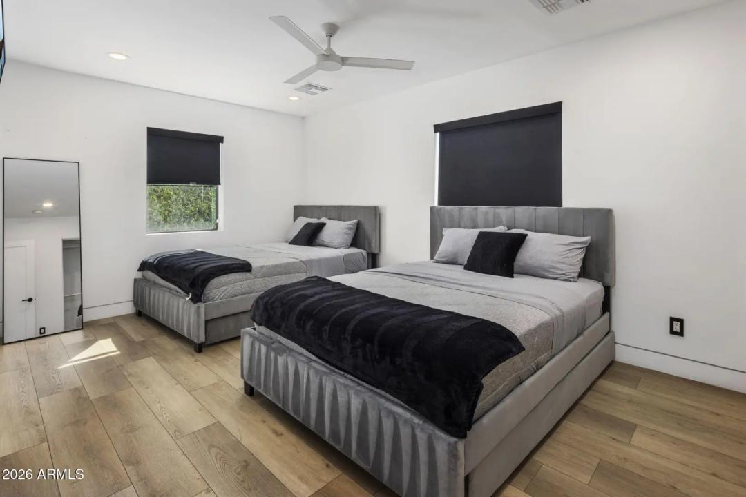 Real Estate Picture 22