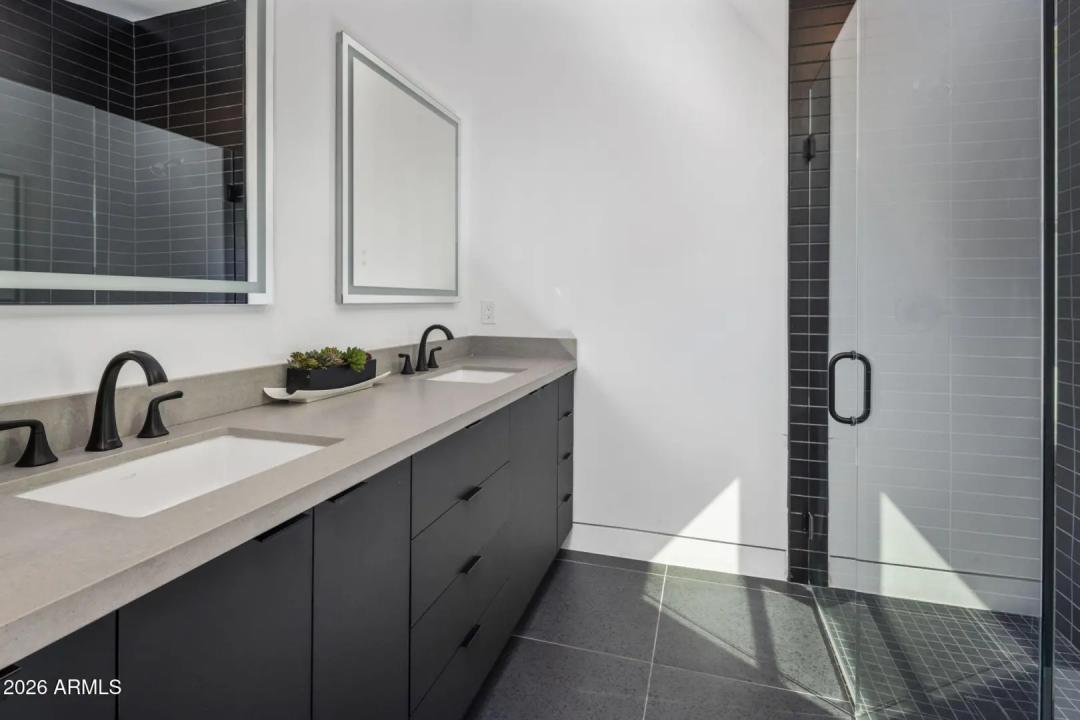 Real Estate Picture 28