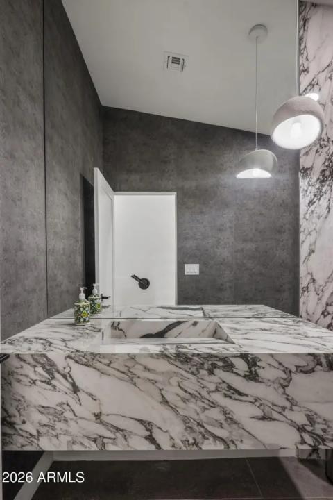 Real Estate Picture 30