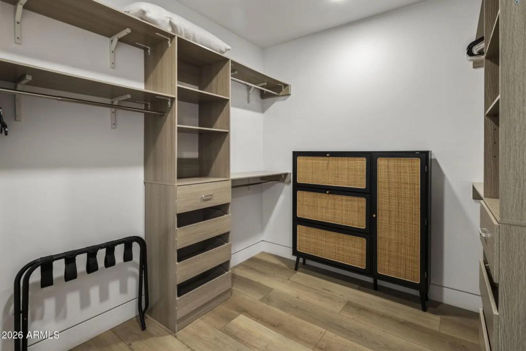 Real Estate Picture 32