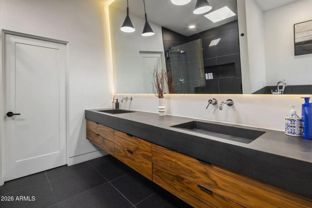 Real Estate Picture 35