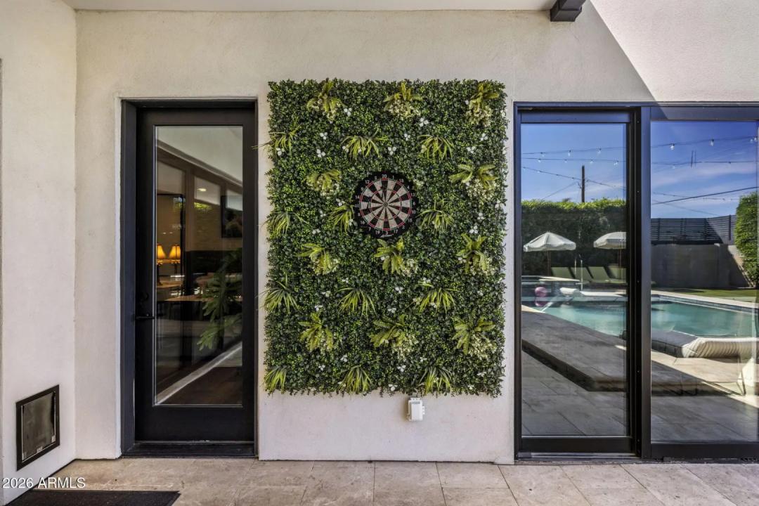 Real Estate Picture 11