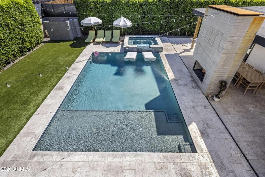 Real Estate Picture 50