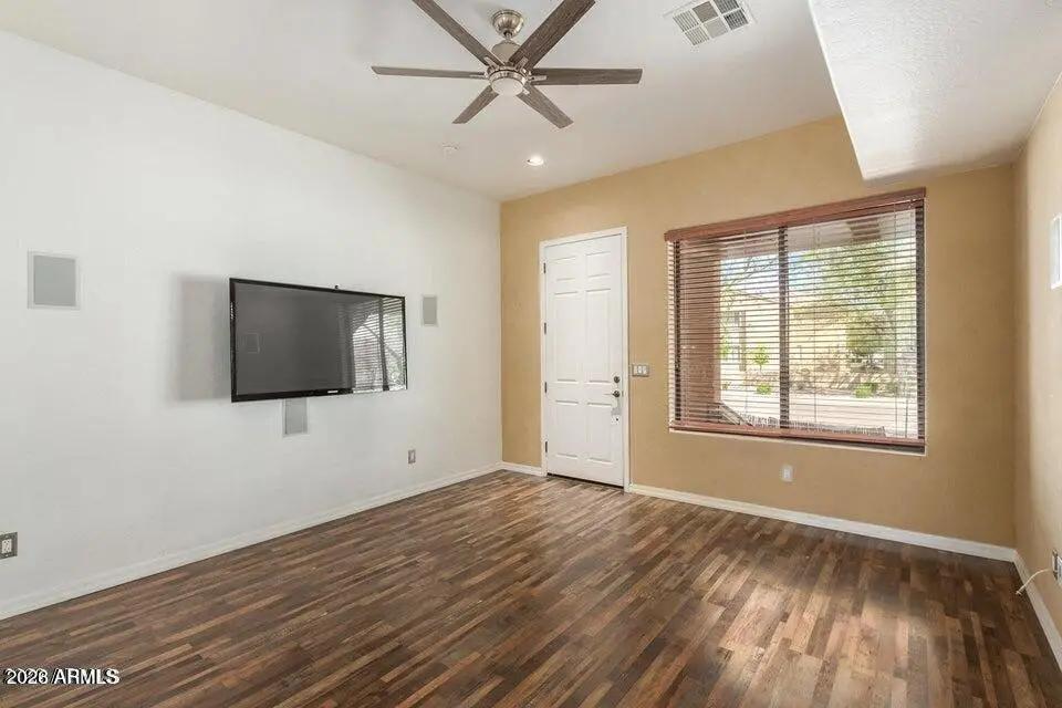 Real Estate Picture 6