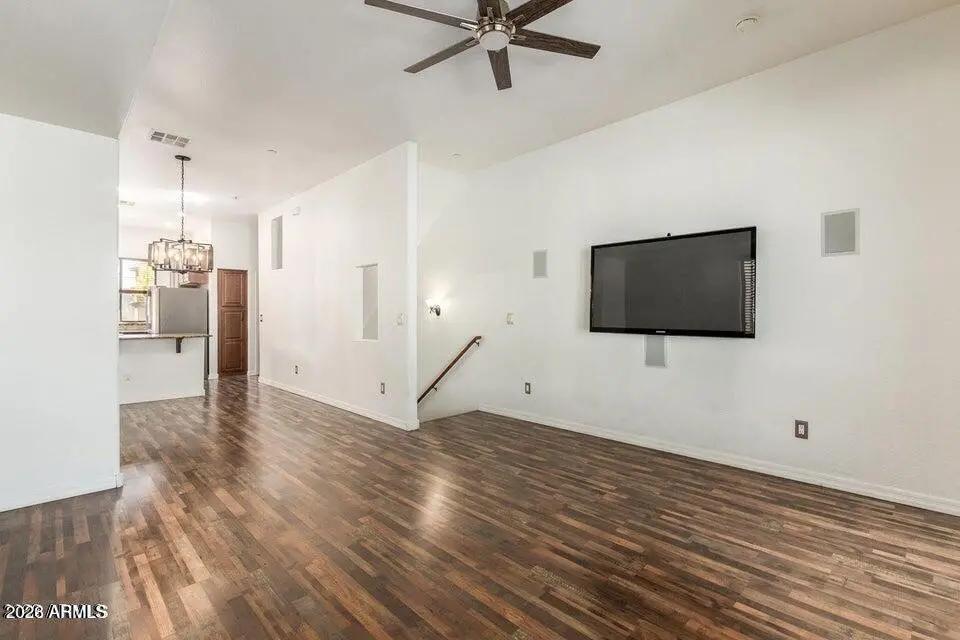Real Estate Picture 7