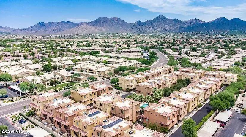 Real Estate Picture 4