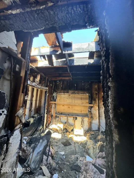 Real Estate Picture 4