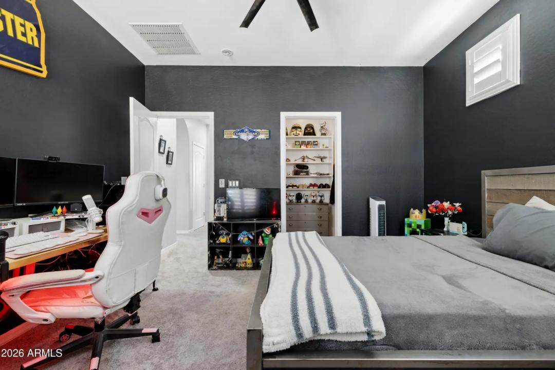 Real Estate Picture 26