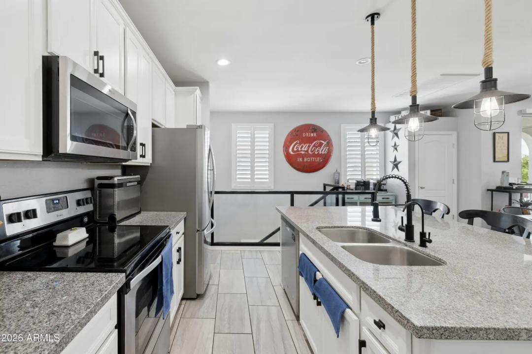 Real Estate Picture 7