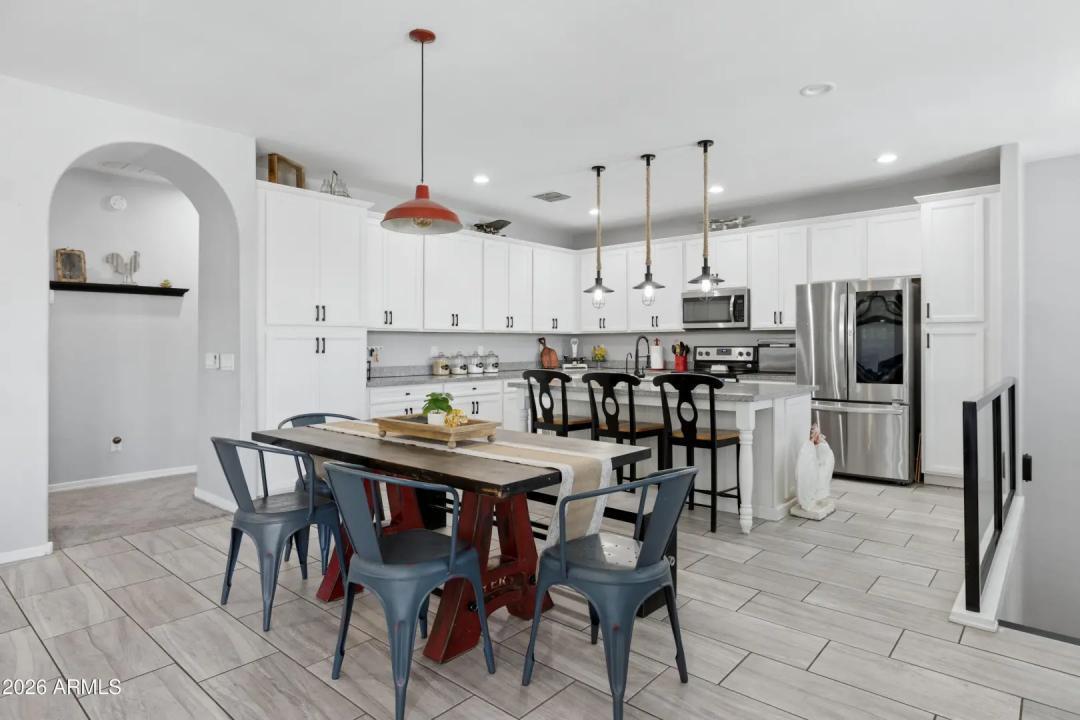 Real Estate Picture 9