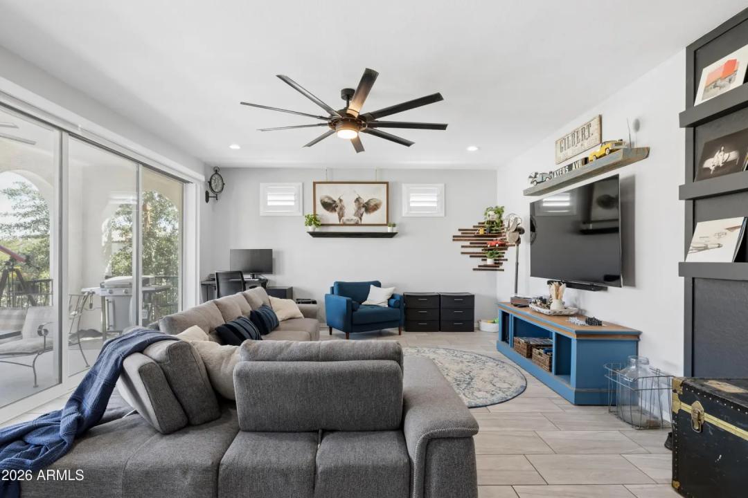 Real Estate Picture 11