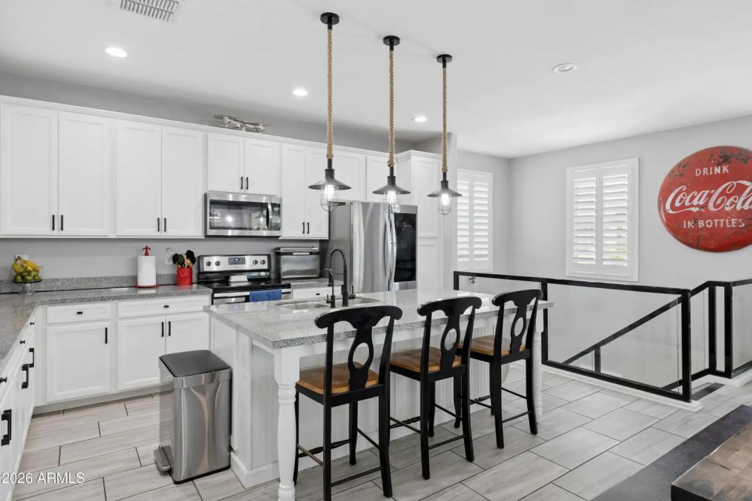 Real Estate Picture 6