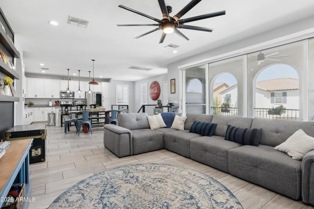 Real Estate Picture 13