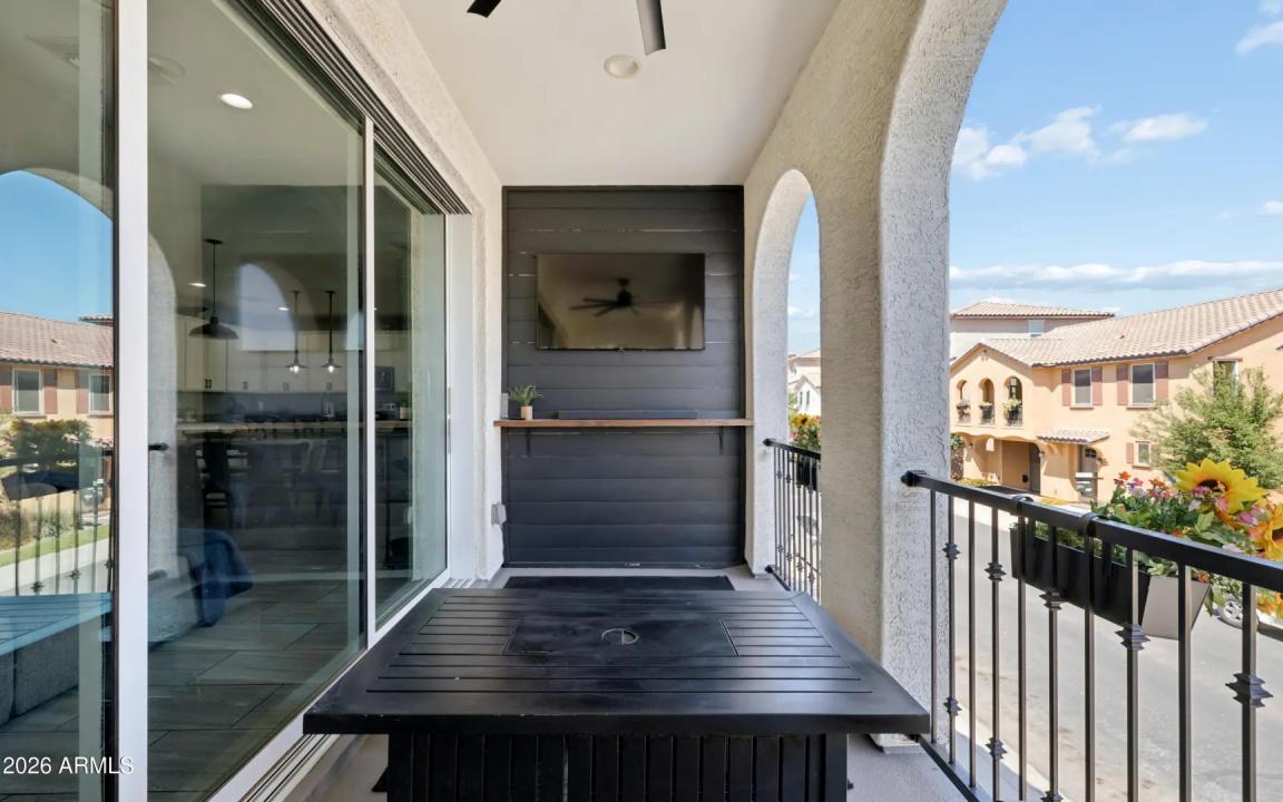 Real Estate Picture 16