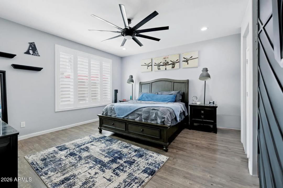 Real Estate Picture 17